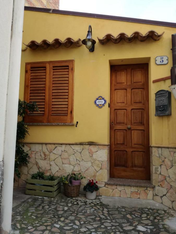 Domunua Holiday House 切法卢 外观 照片